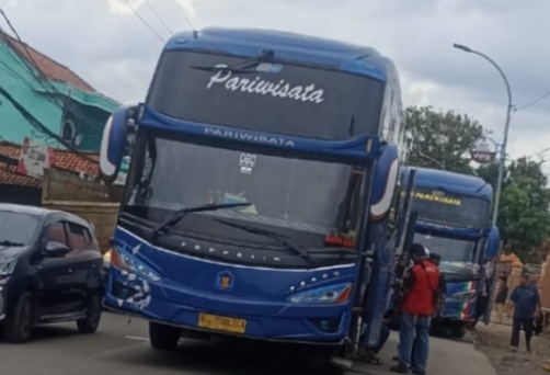 Mobil Bus Rombongan Peziarah Milik PO HMJ, Mengalami Mati Mesin di Tengah Jalan