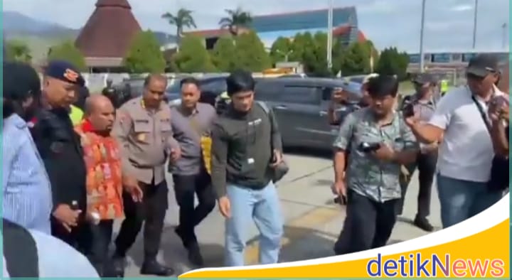 Breaking News: Lukas Enembe Dibawa ke Jakarta Didampingi Dokter dan Perawat