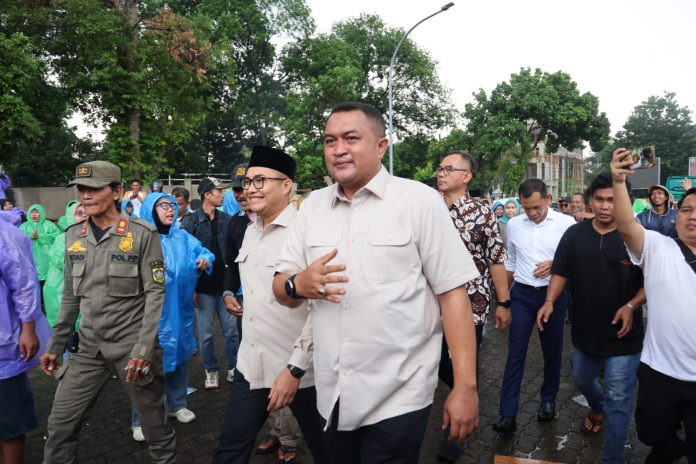 Bupati Bogor Rudy Susmanto turun langsung menemui ribuan warga yang menggelar aksi terkait aktivitas tambang
