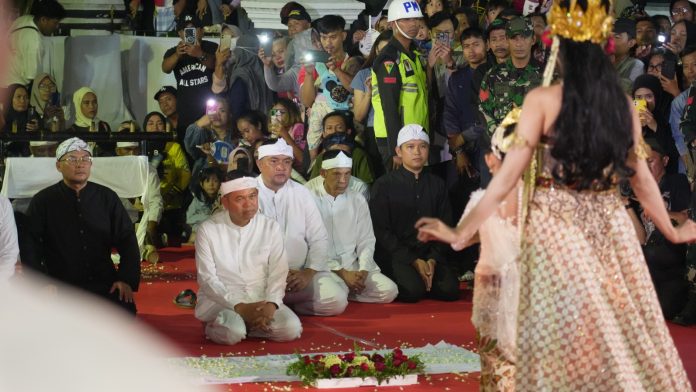 Bupati Bogor, Rudy Susmanto, menegaskan komitmen kuat Pemerintah Kabupaten Bogor dalam melestarikan budaya Sunda saat menghadiri pawai budaya Milangkala Tatar Sunda di Kota Bogor, Jumat (8/5).